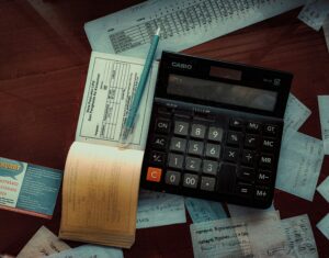 Read more about the article In-House Payroll vs Outsourcing: The Pros and Cons