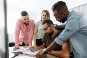 Read more about the article Hire Corporate Strategy Consultant (Tech & Industry) in Germany: The Complete Guide for Global Employers