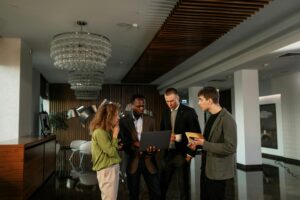 Read more about the article Hire Customer Service Manager in USA: The Complete Guide for Global Employers